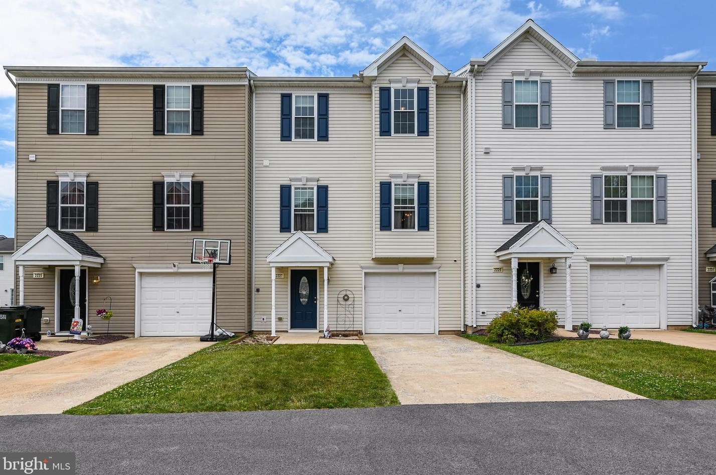 2227 Walnut Bottom Rd #14, York, PA 17408