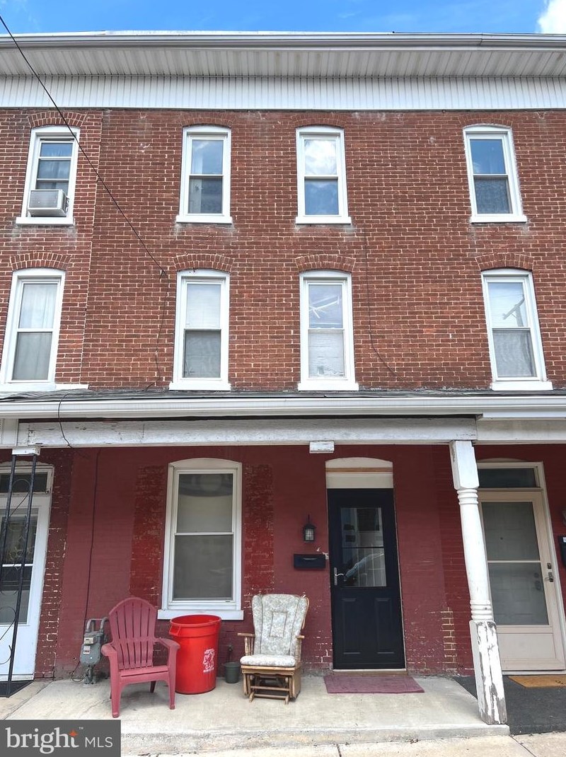 209 1st Ave, Red Lion, PA 17356