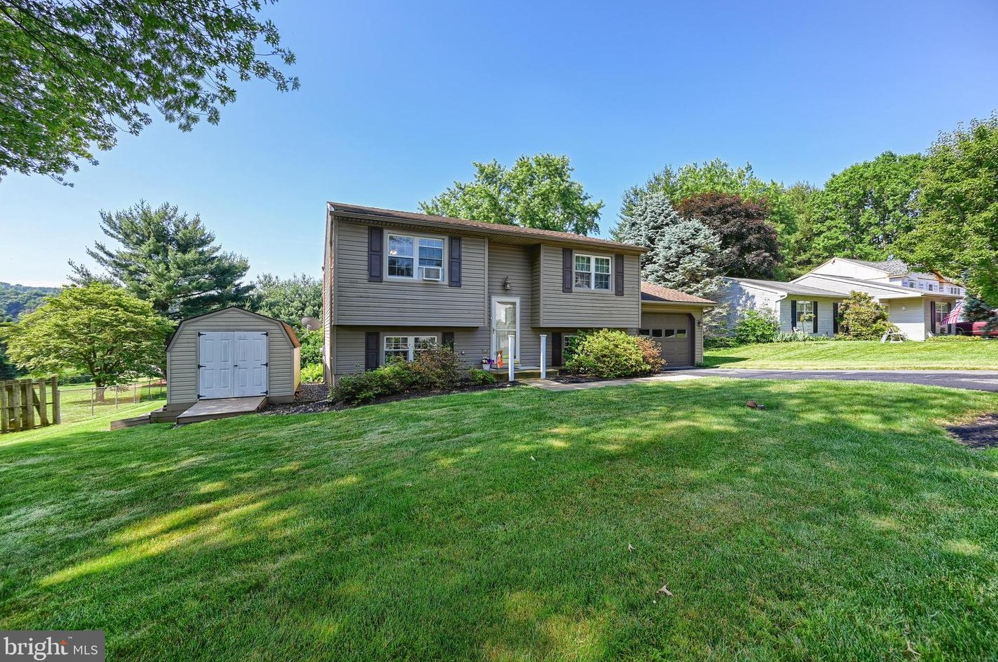 735 Sunset Rd, Longlevel, PA 17368