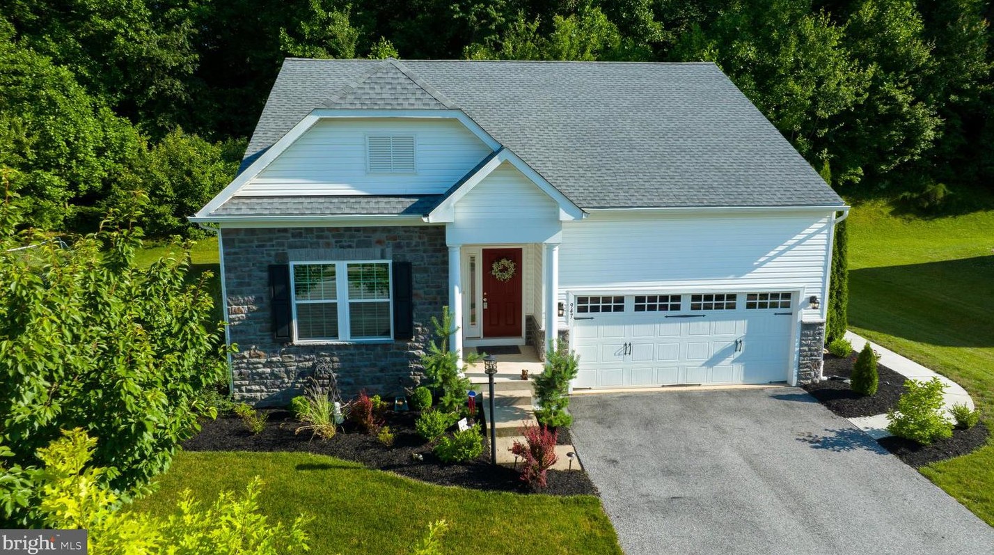 947 Countryside Rd, Seven Valleys, PA 17360