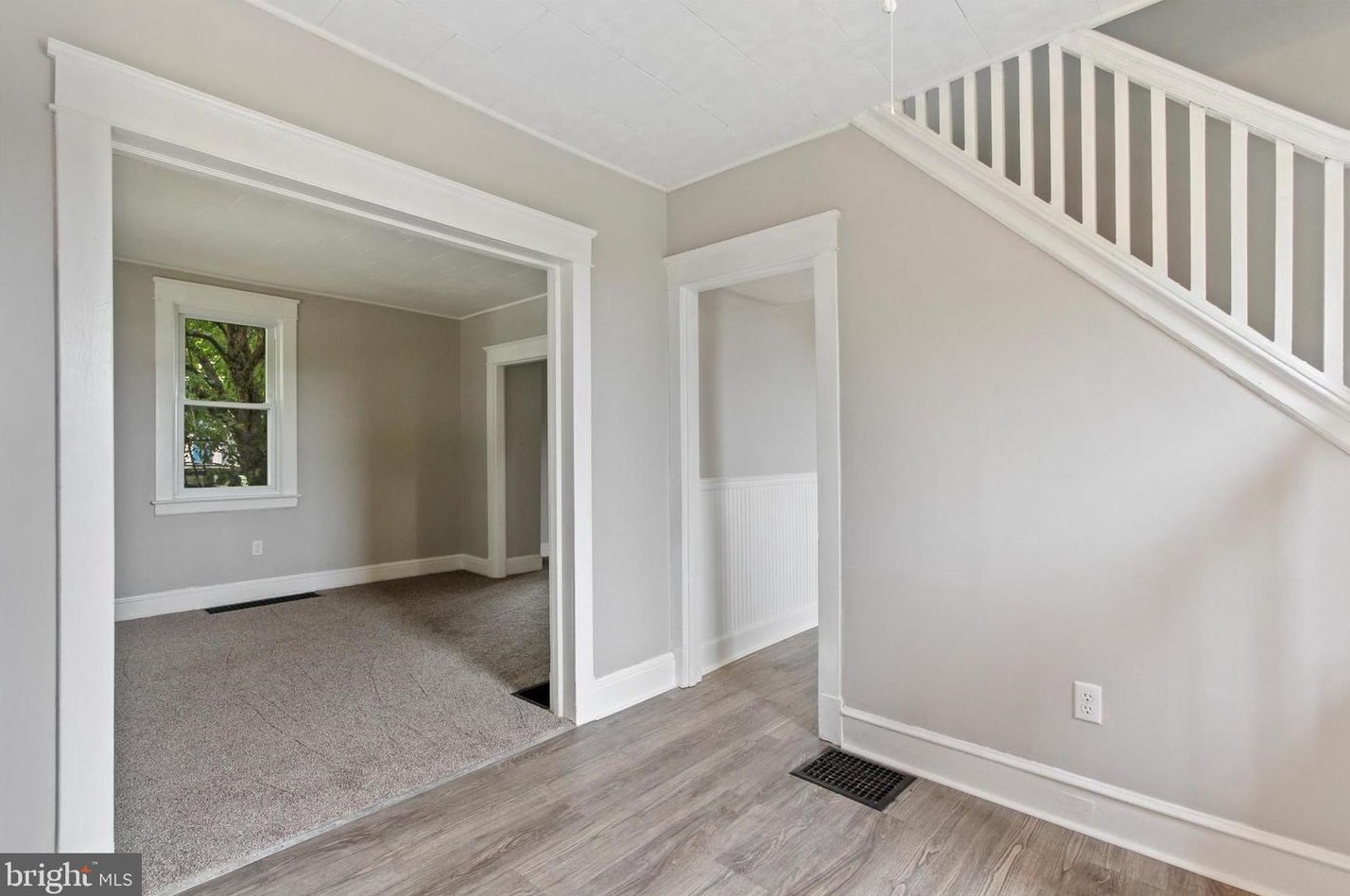 215 High St, Strinestown, PA 17345-1506