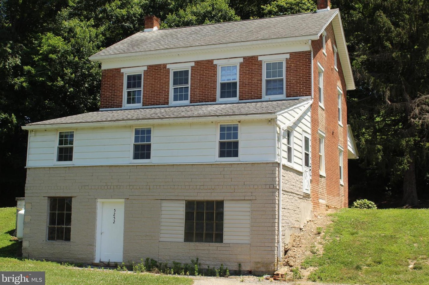 5252 Hillclimb Rd, Spring Grove, PA 17362