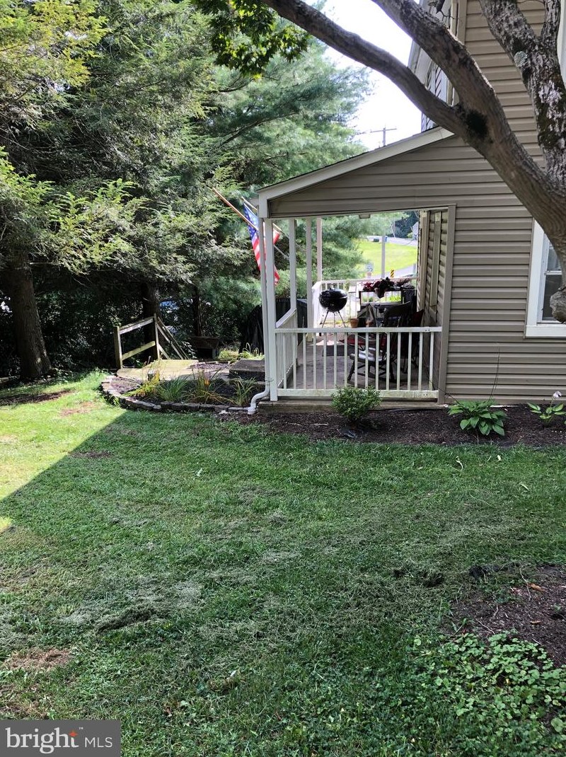 3070 Springwood Rd, Yoe, PA 17313