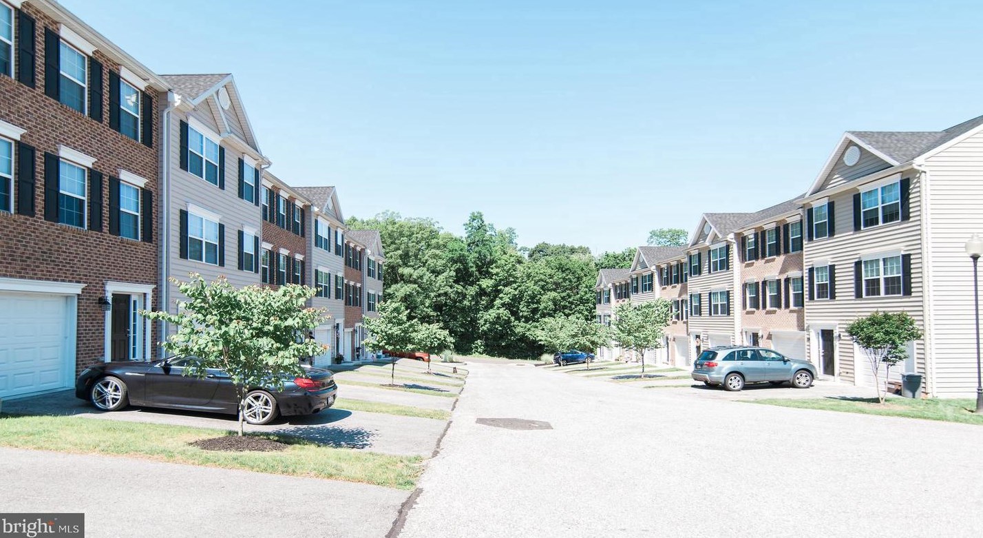 2 Mustang Dr, Hanover, PA 17331