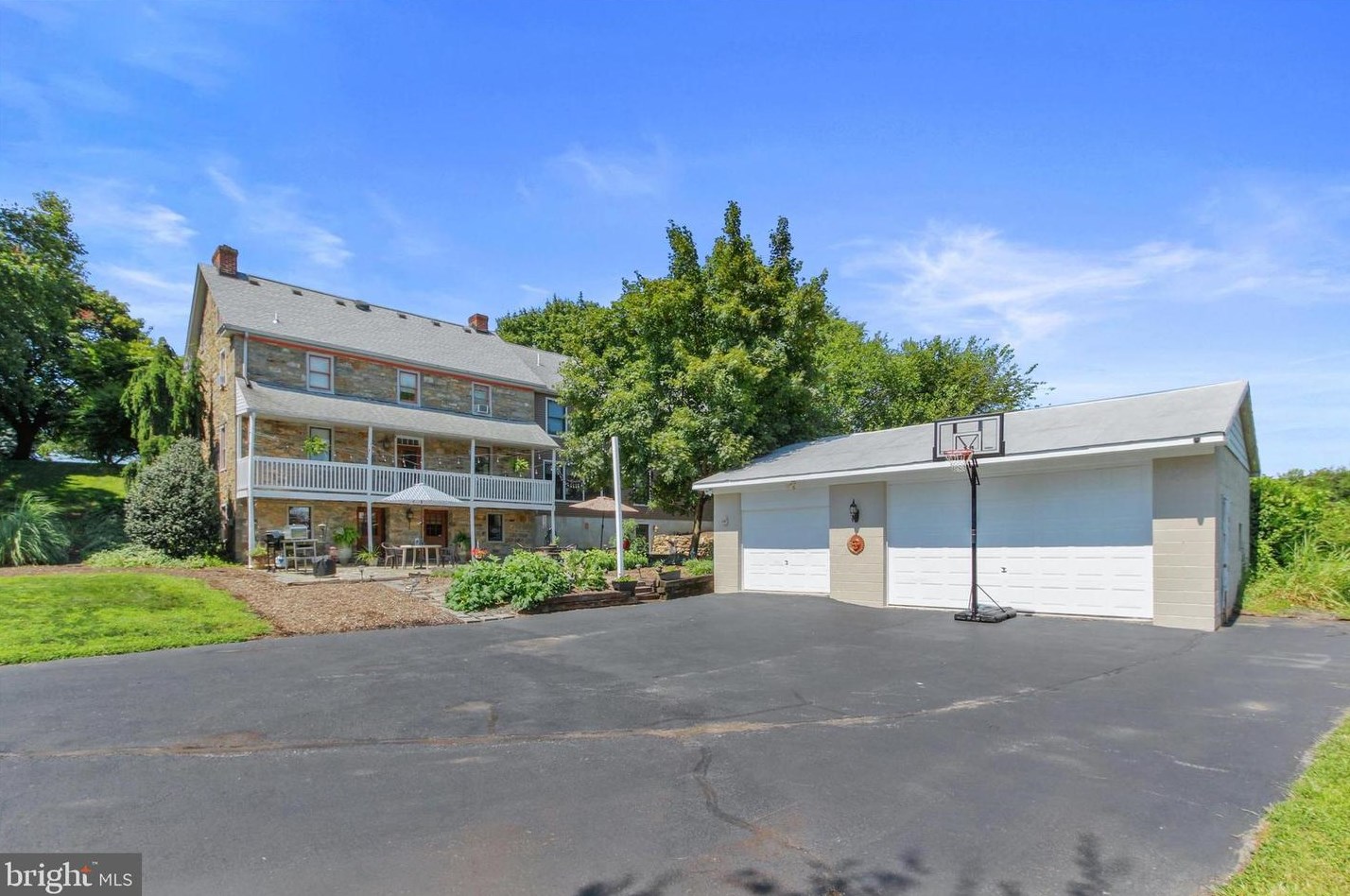 6403 Pahagaco Rd, Spring Grove, PA 17362
