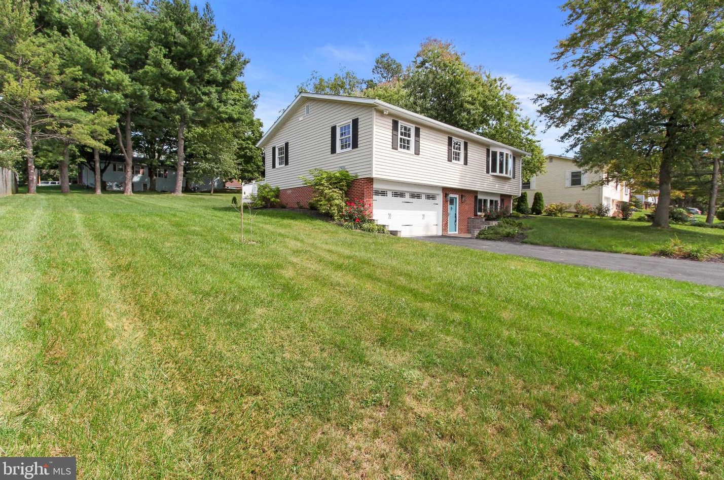 45 Susan Dr, Yoe, PA 17313-1705