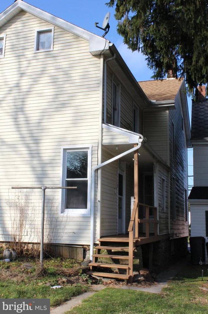 28 W Forrest Ave, Shrewsbury, PA 17361