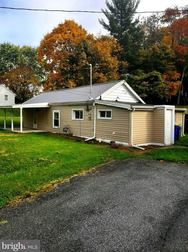 3290 York Haven Rd, Strinestown, PA 17345