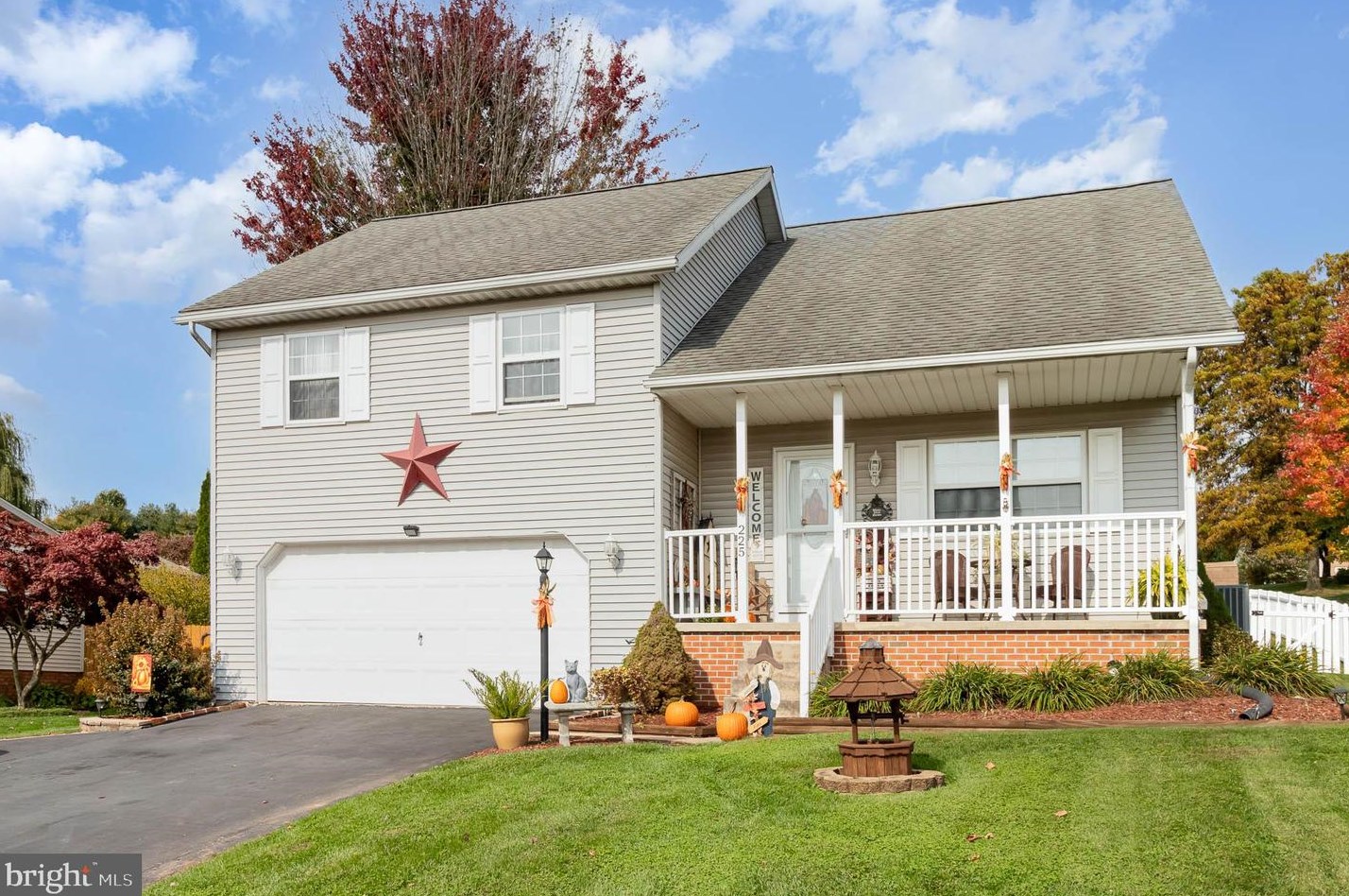 225 Overview Cir W, Red Lion, PA 17356