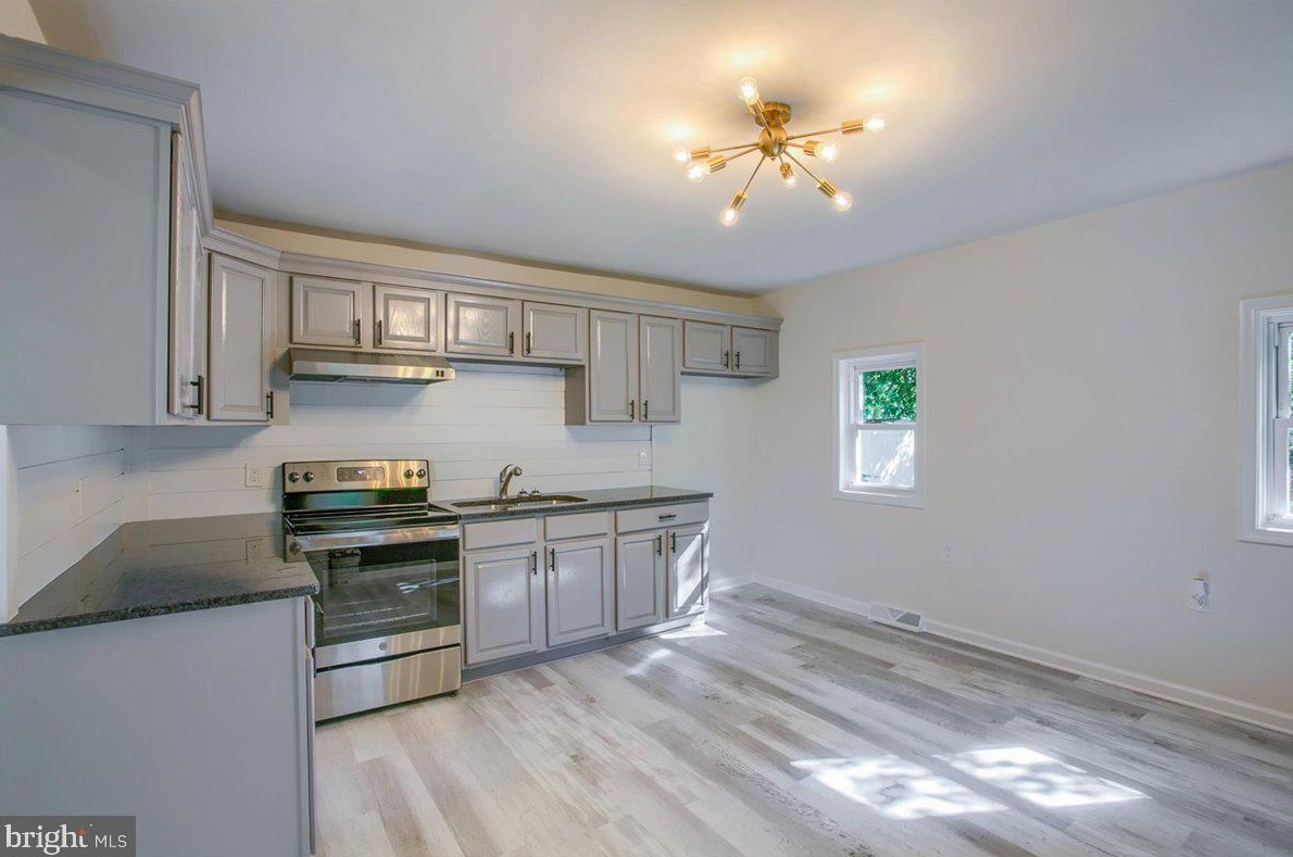 941 Conewago Creek Rd, Strinestown, PA 17345-9272