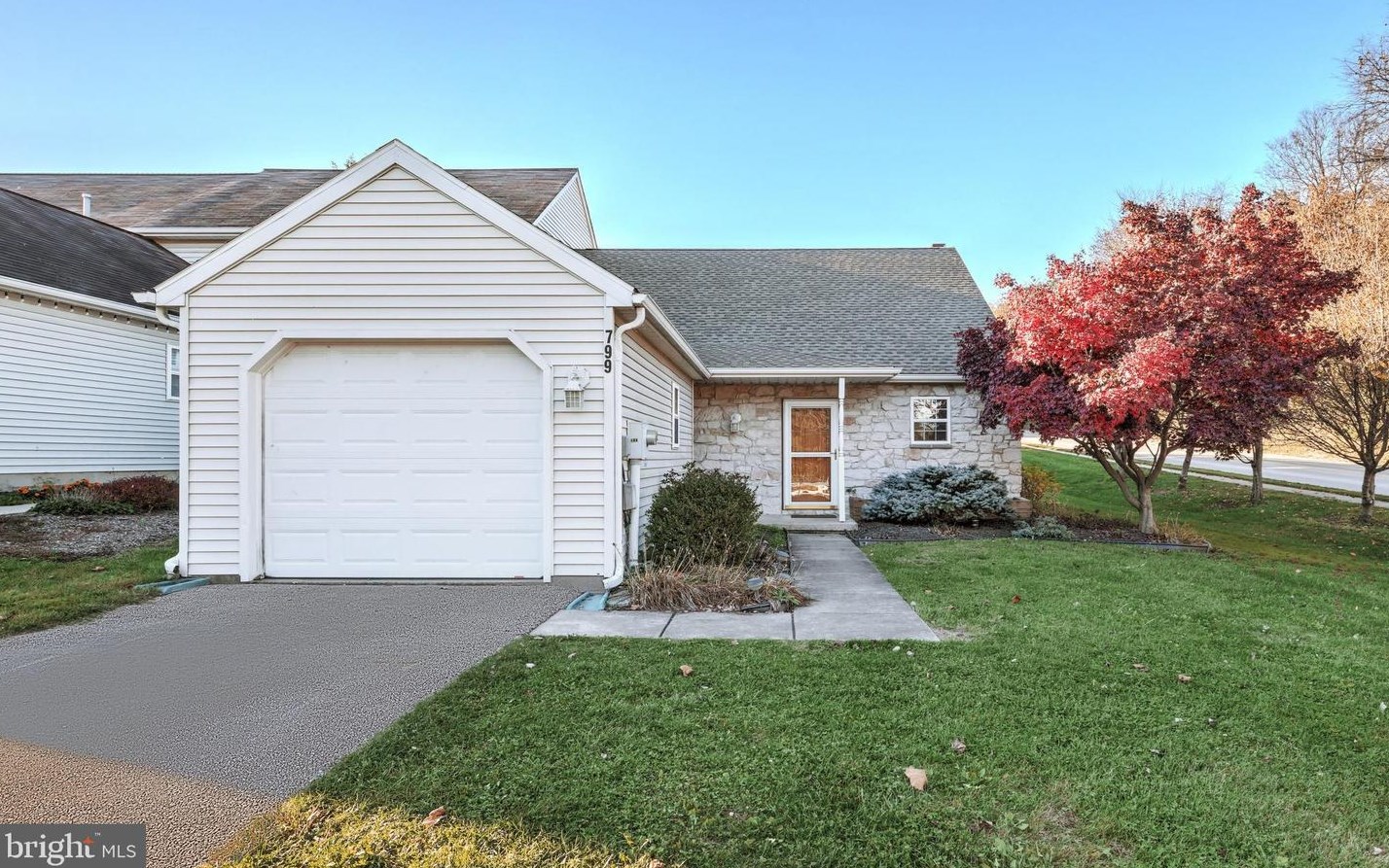 799 Blossom Hill Ln, Yoe, PA 17313