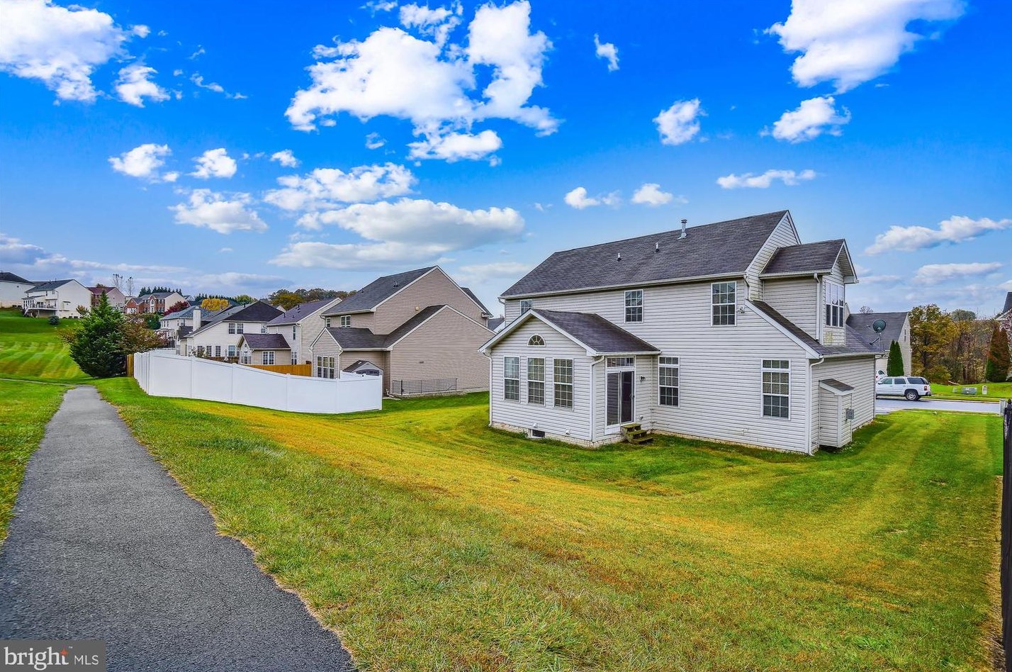 2519 Codorus Ln, Spring Grove, PA 17362