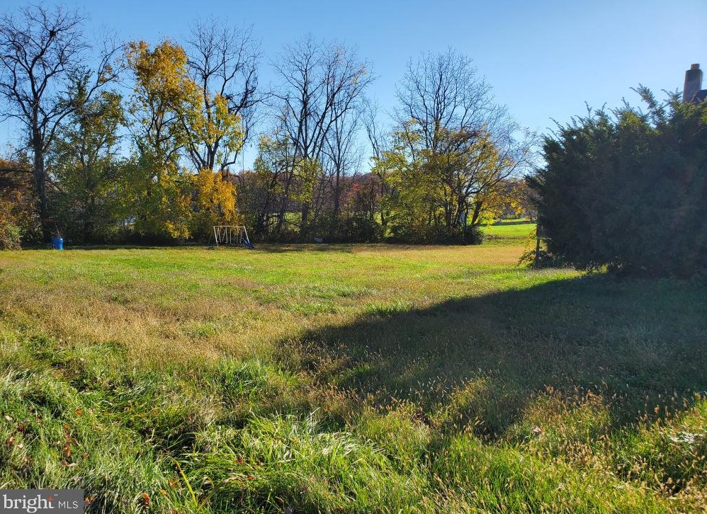 4760 Walters Hatchery Rd, Spring Grove, PA 17362