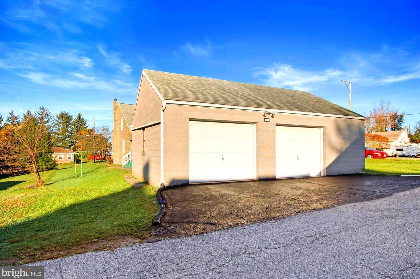396 Pleasant Ave, Yoe, PA 17313-2110