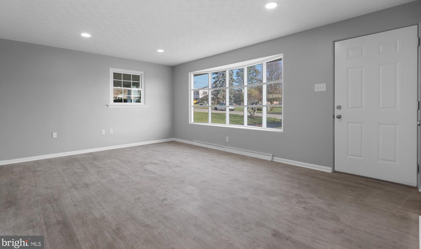 202 Nollyn Dr, Yoe PA  17313-9528 exterior