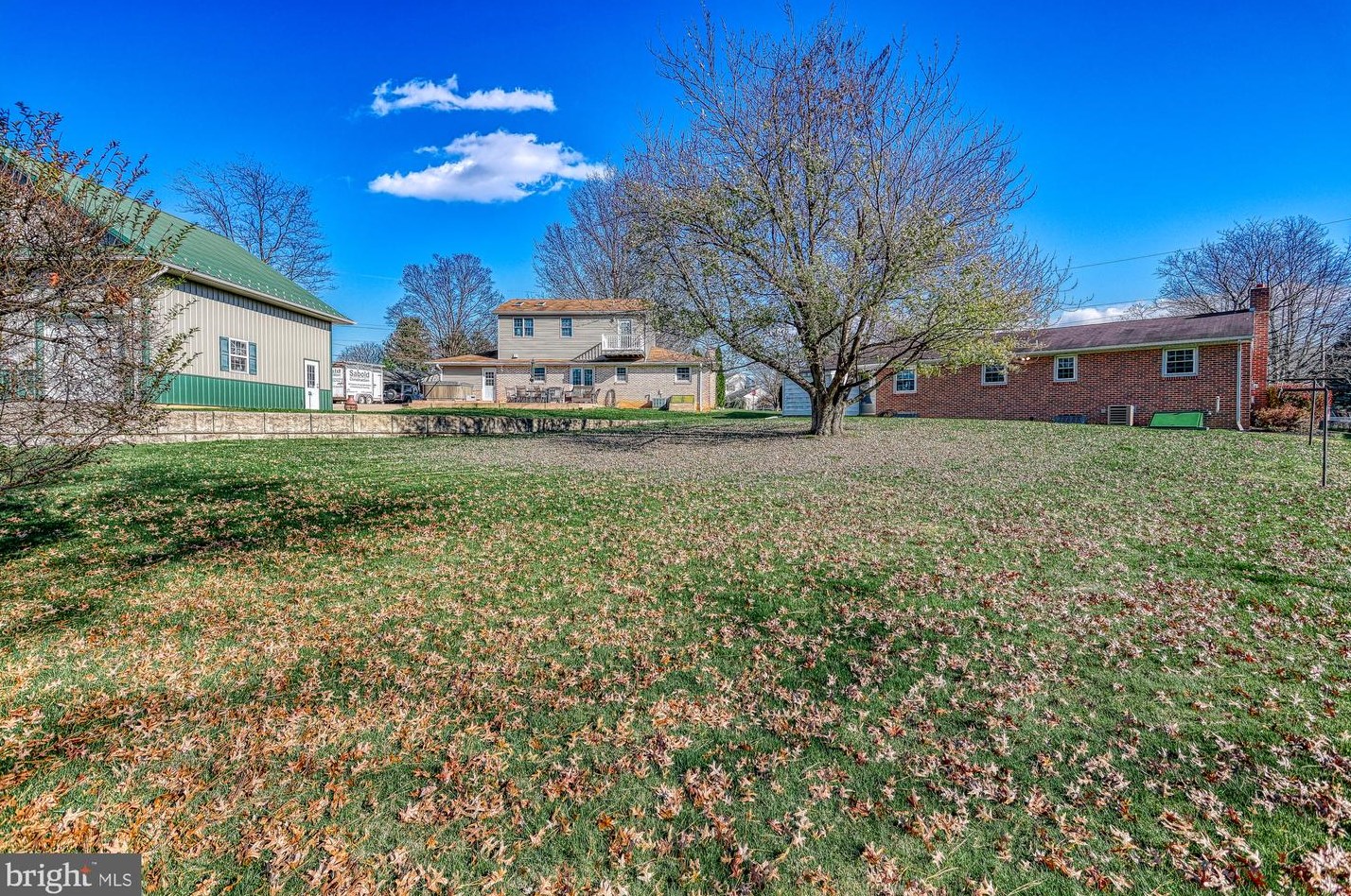 202 Nollyn Dr, Yoe PA  17313-9528 exterior