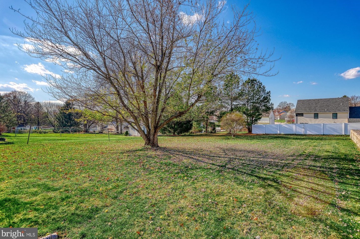 202 Nollyn Dr, Yoe PA  17313-9528 exterior