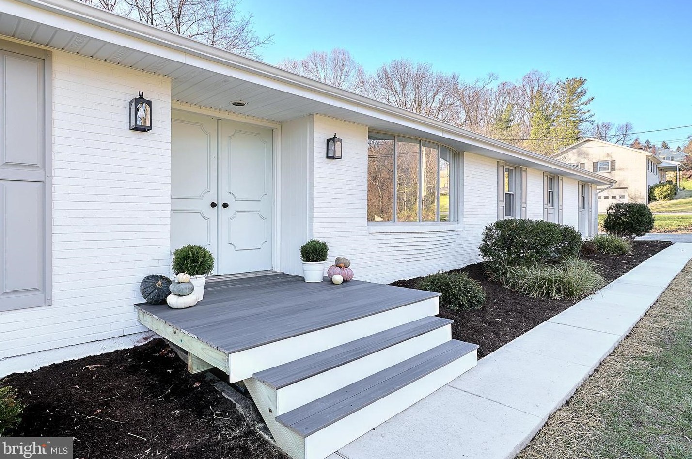 3960 N Sherman St, Mount Wolf, PA 17347