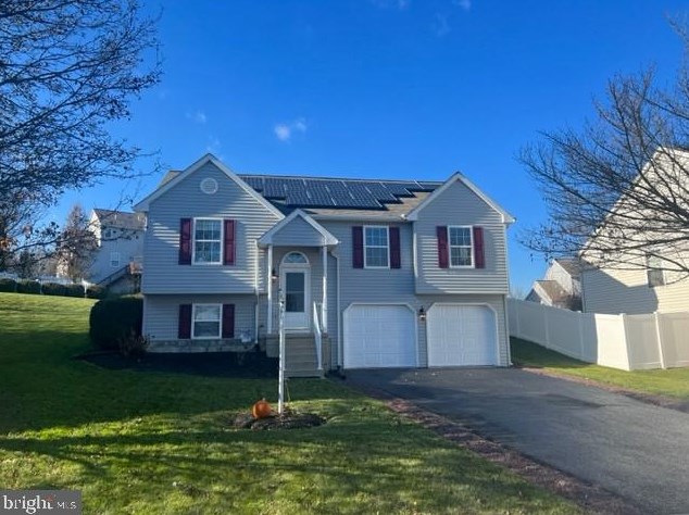 606 Butterfly Cir, Yoe, PA 17313-9443