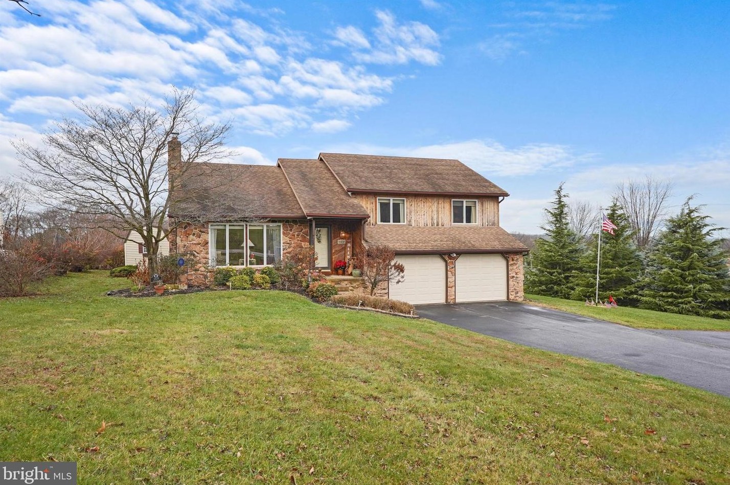 3429 Tunnel Hill Rd, Seven Valleys, PA 17360