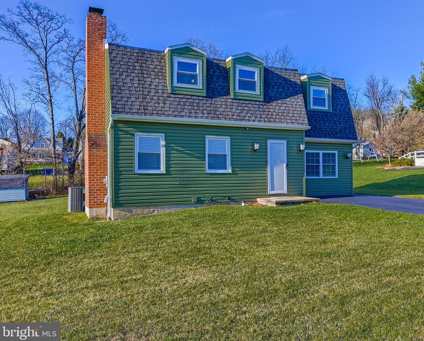 451 Hillside Dr, Red Lion, PA 17356