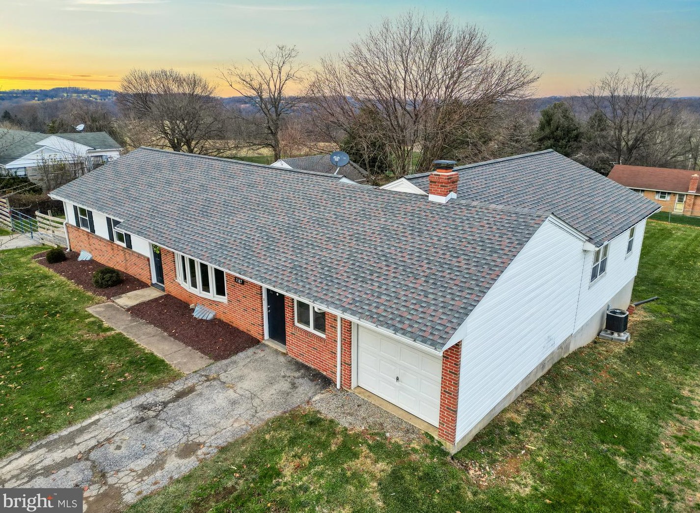 7187 Yellow Church Rd, Seven Valleys, PA 17360-9004