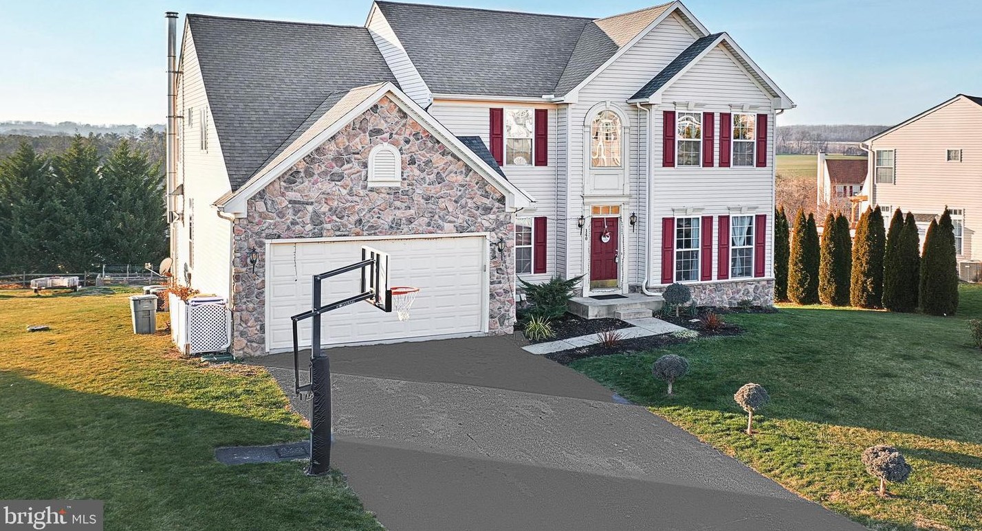 140 Leah Ln, Spring Grove, PA 17362