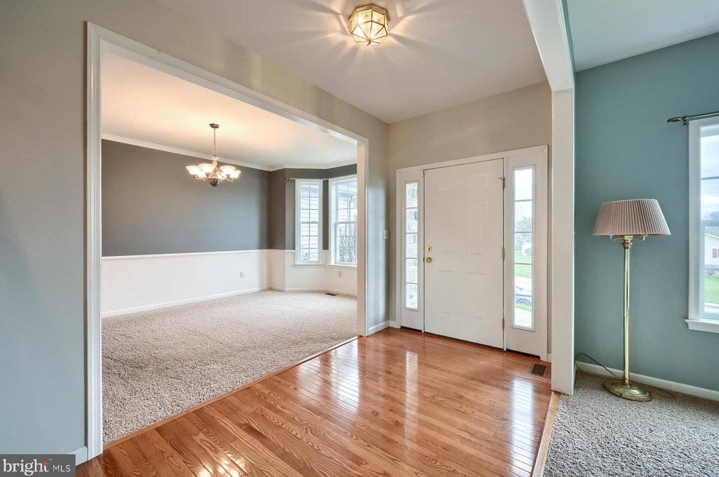 415 Greenfield St, Strinestown, PA 17345