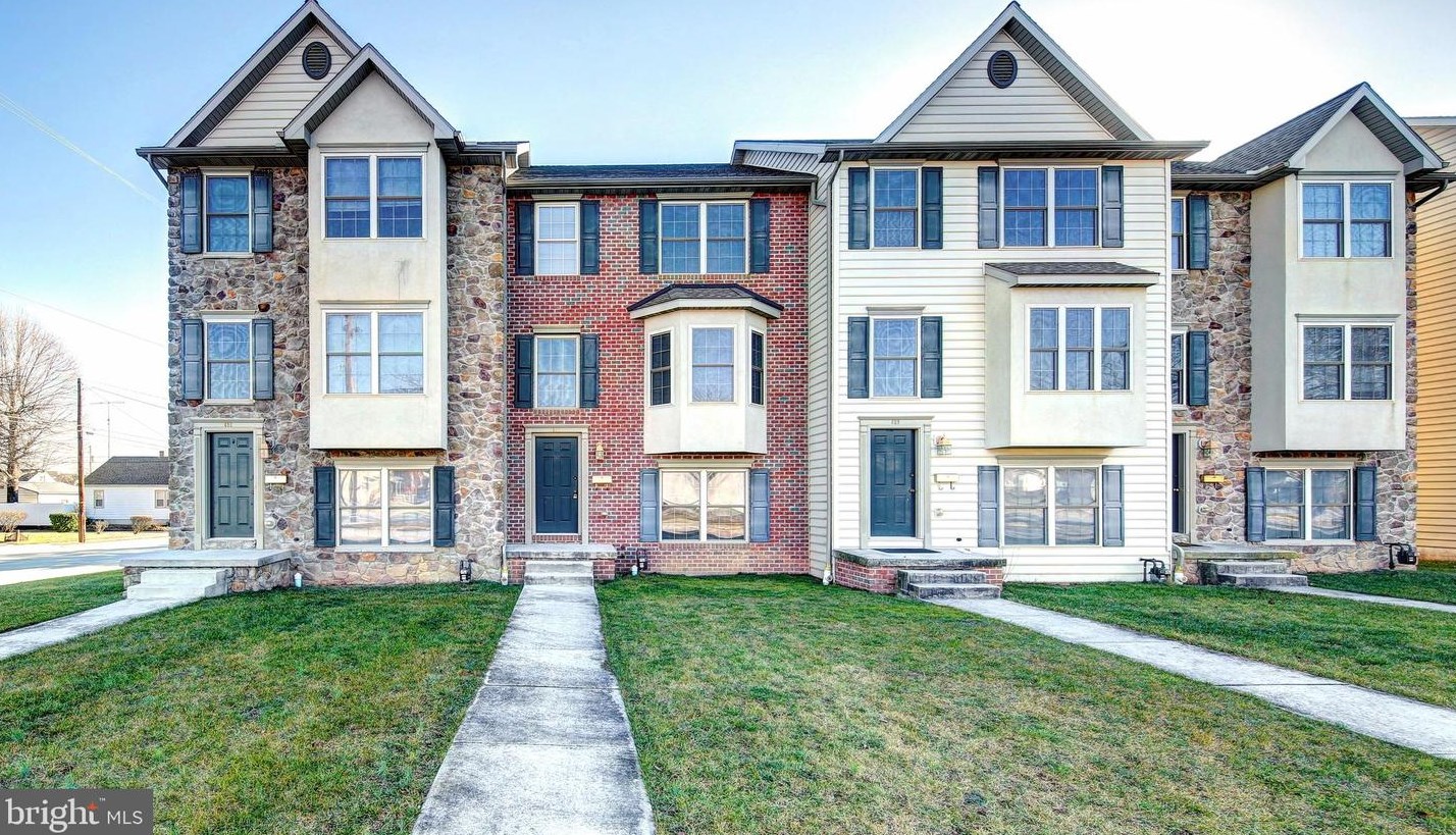 687 E Walnut St, Hanover, PA 17331