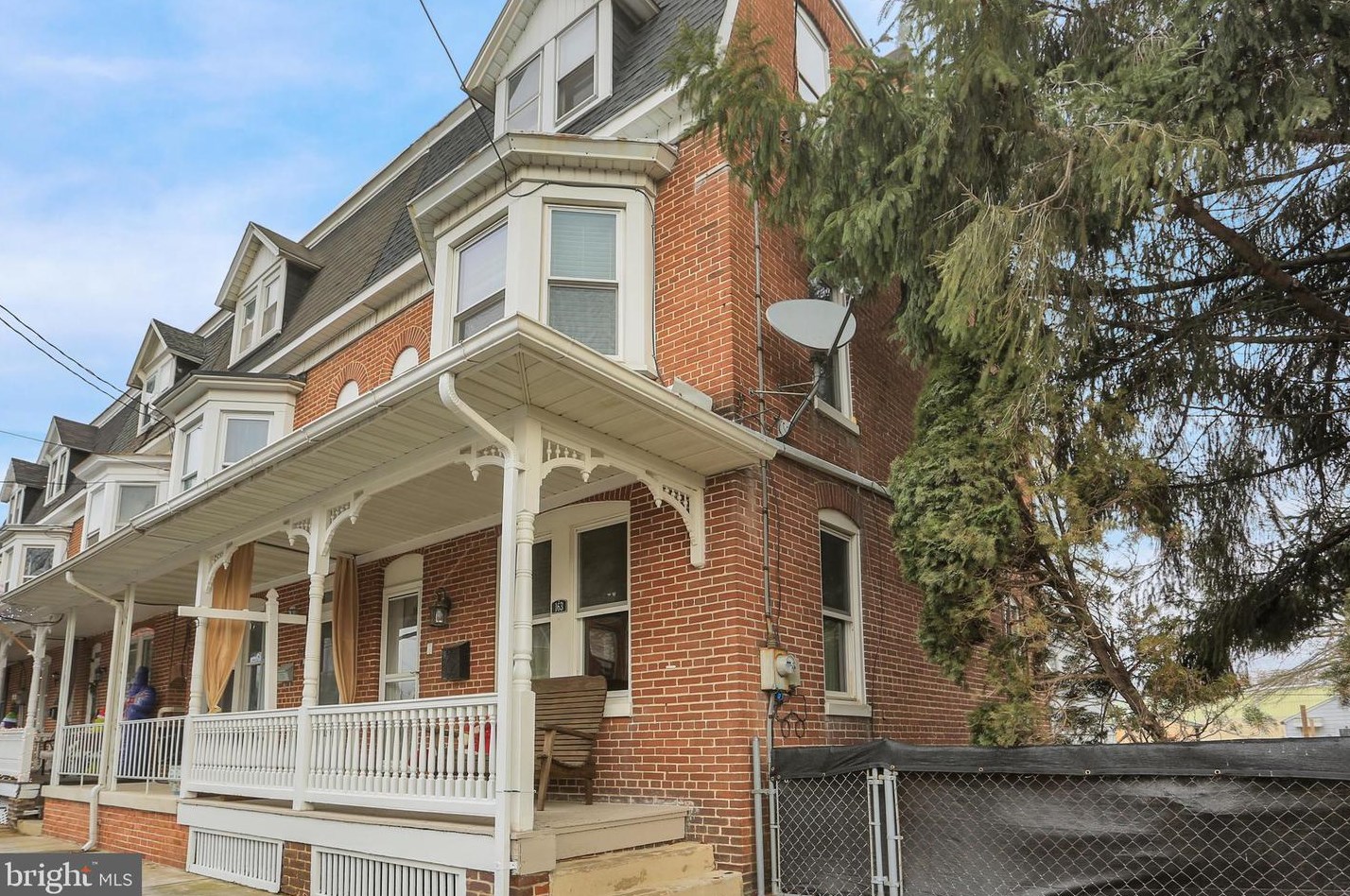 163 S East St, Spring Grove, PA 17362