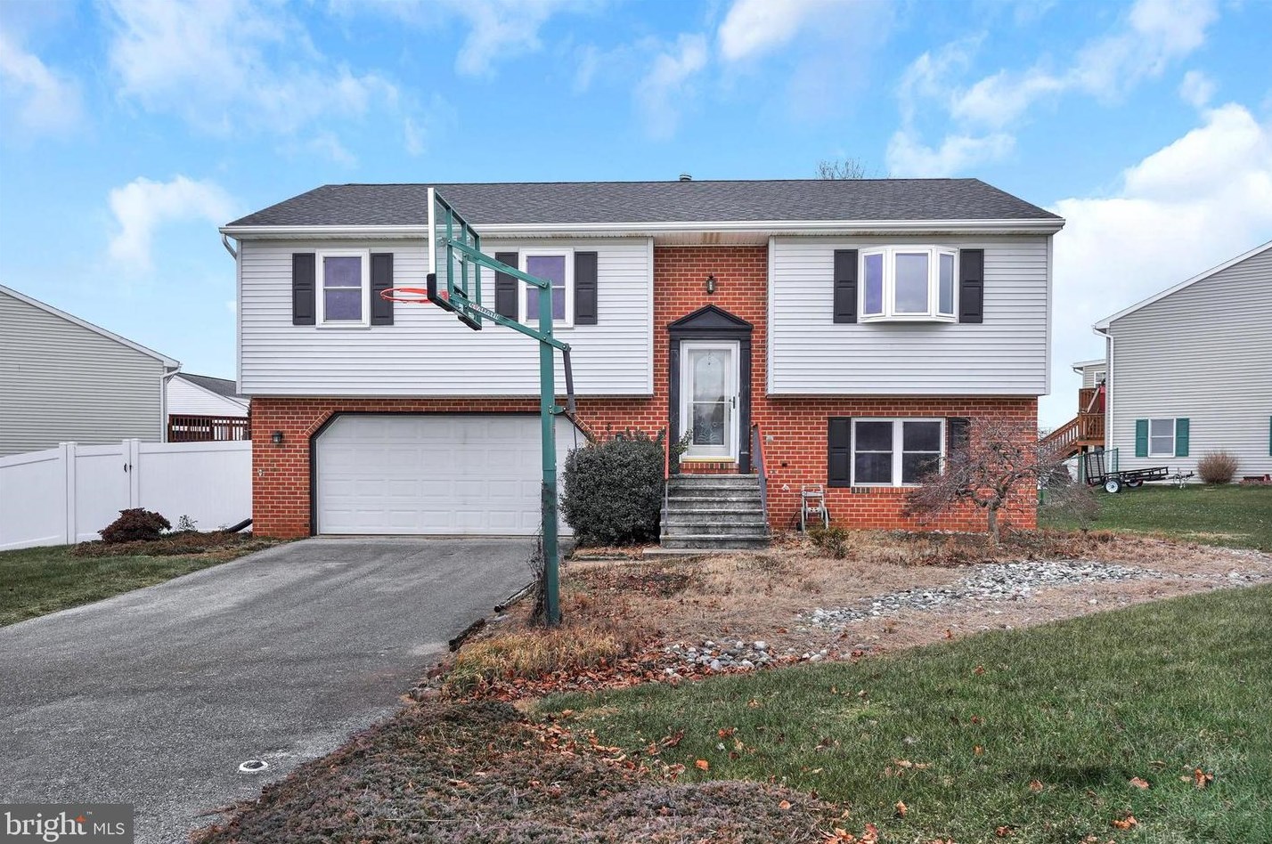 450 Appaloosa Way, Red Lion, PA 17356