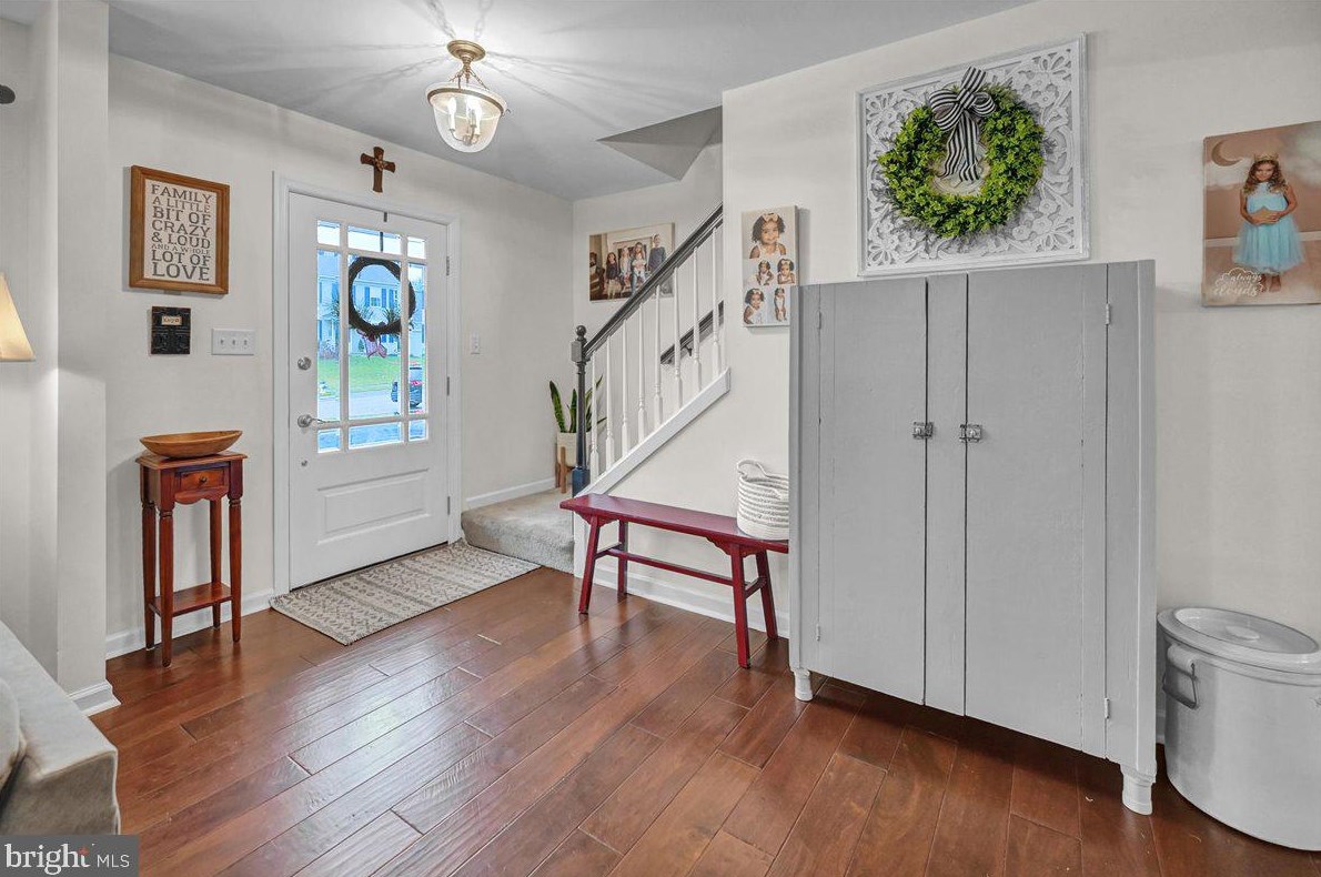 595 Sterling Dr, Red Lion, PA 17356