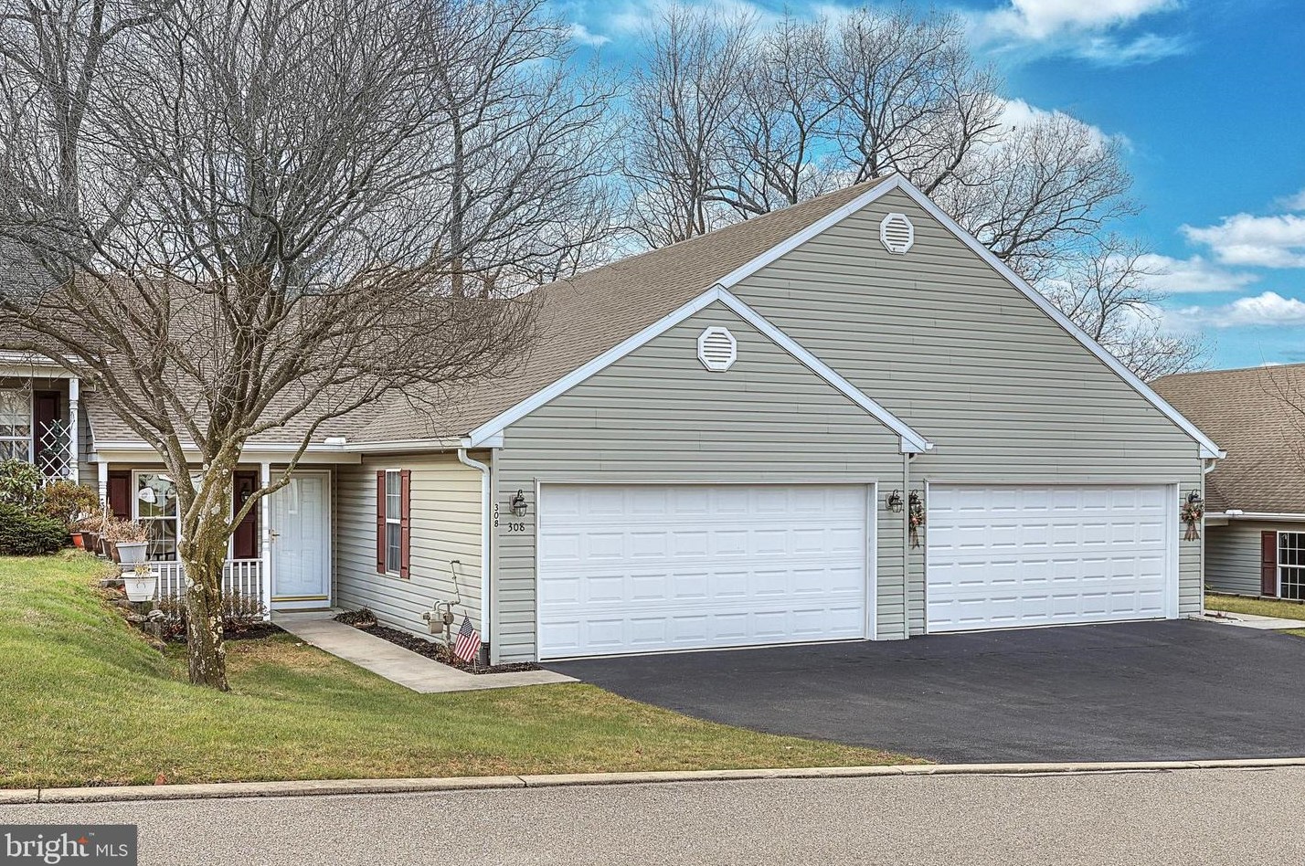 308 Winners Circle, Red Lion, PA 17356