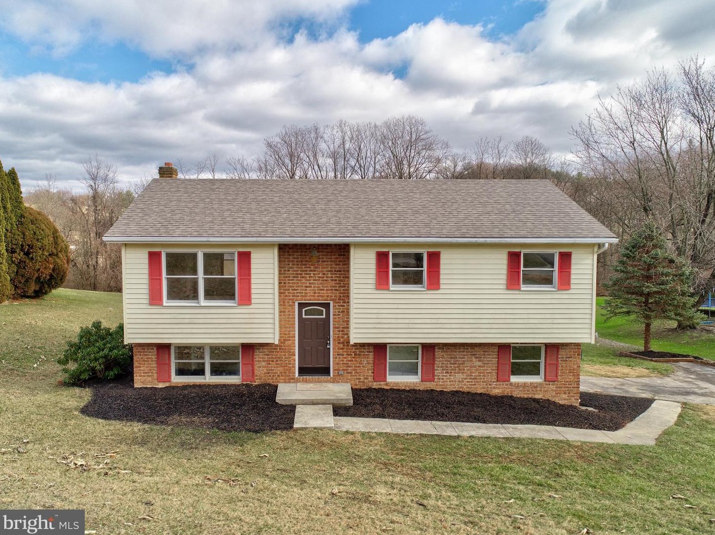 57 Panorama Ln, Hanover, PA 17331