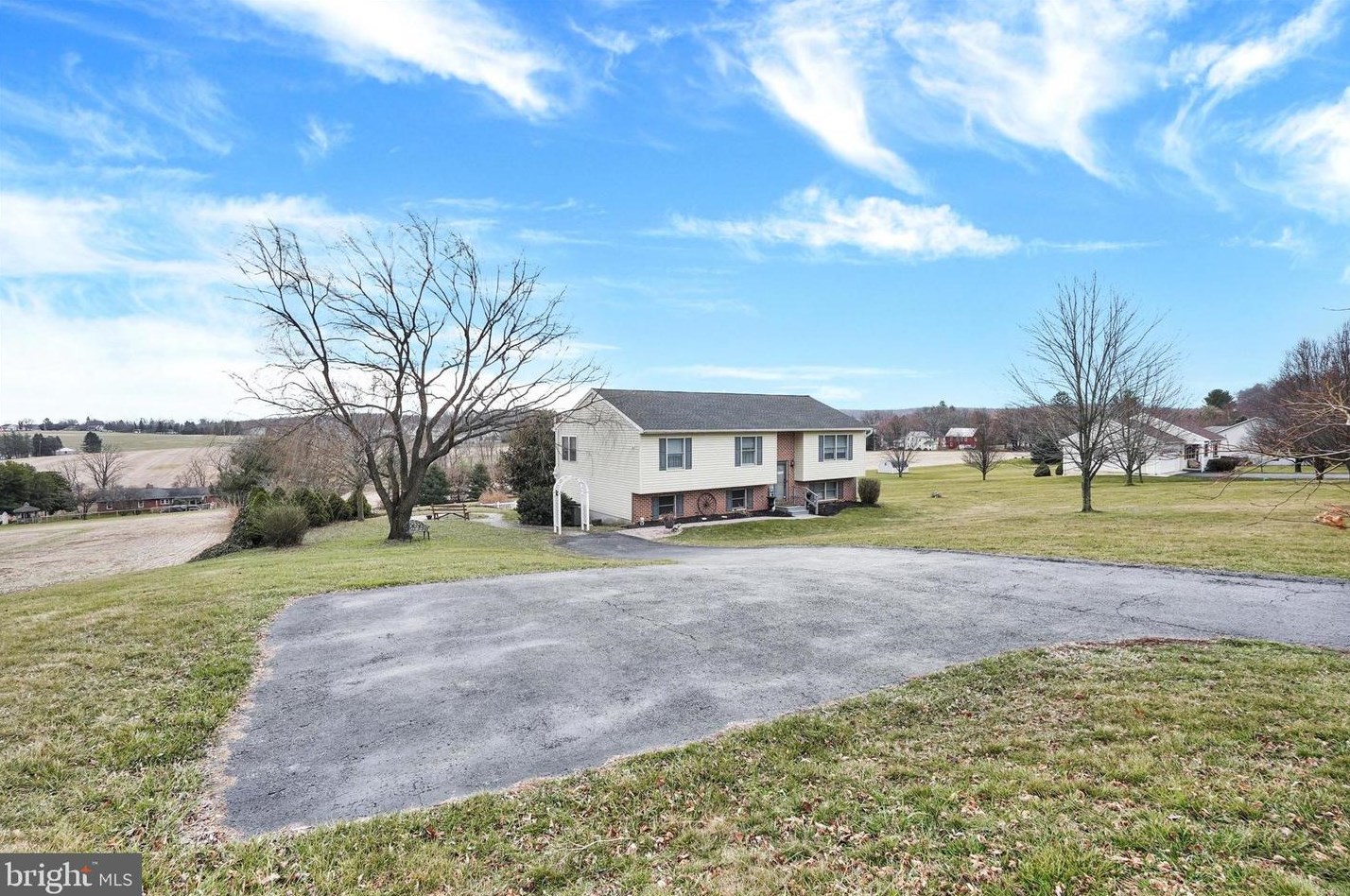 13611 Cross Roads Ave, Cross Roads, PA 17322