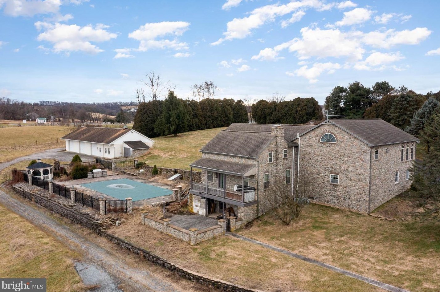 195 Shaw Rd, Bittersville, PA 17366-8501