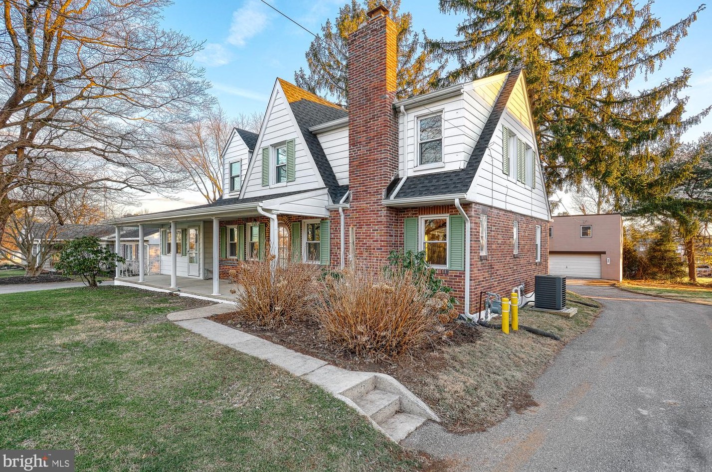 2840 Queen St, Yoe, PA 17313-9579