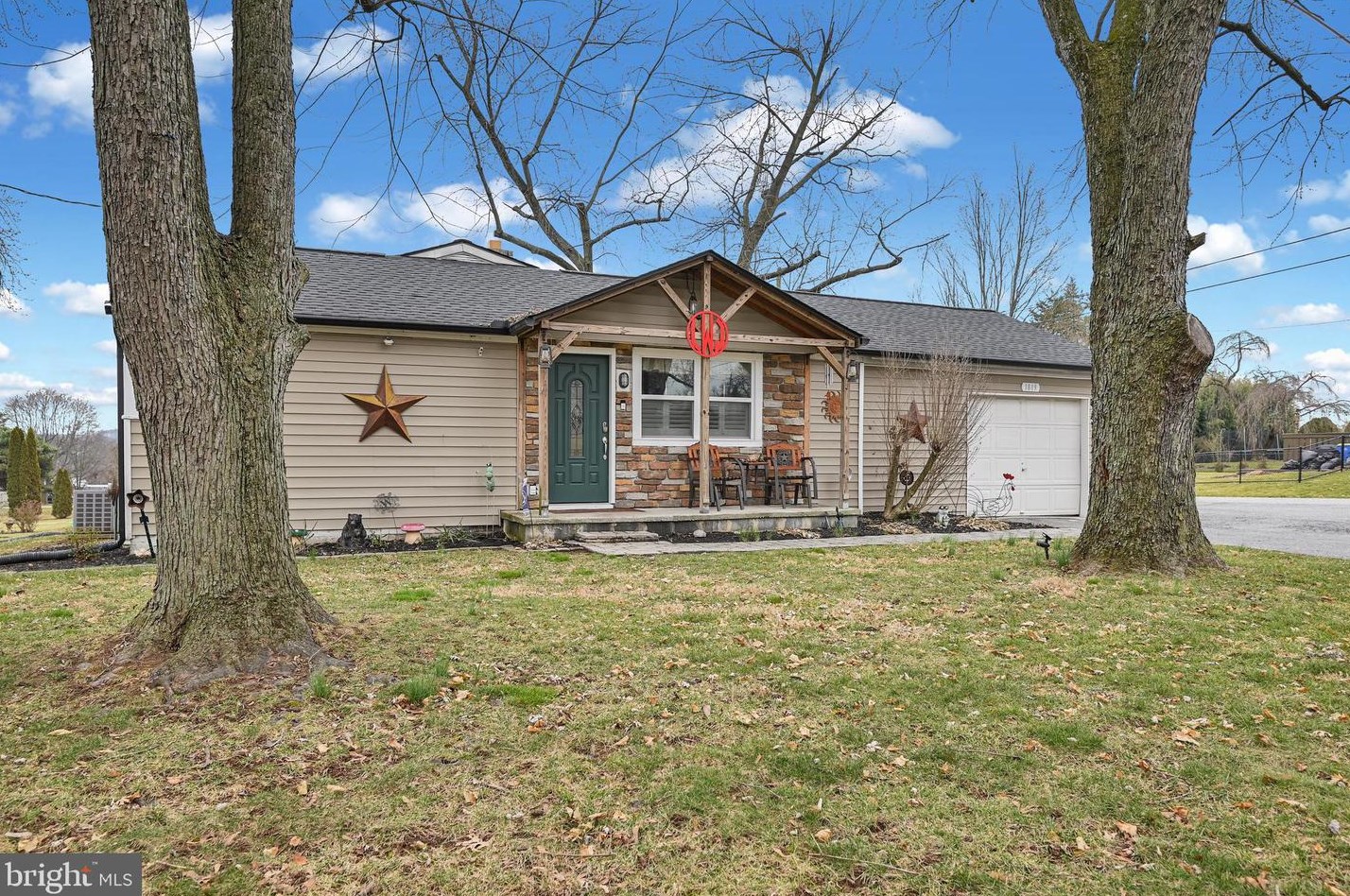 1819 Hilton Ave, York, PA 17315-3831