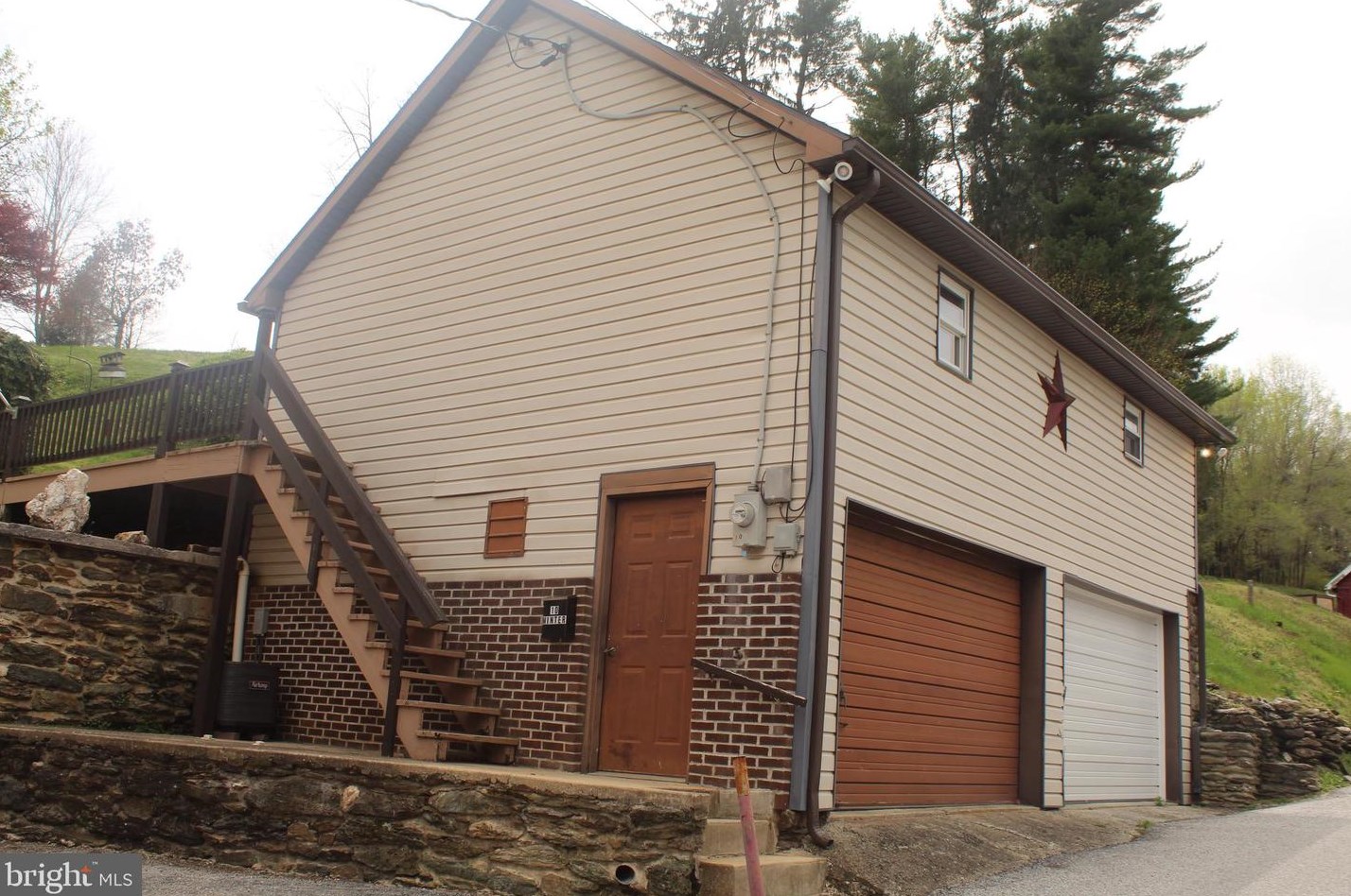 10 Winter Ave, Hametown, PA 17327