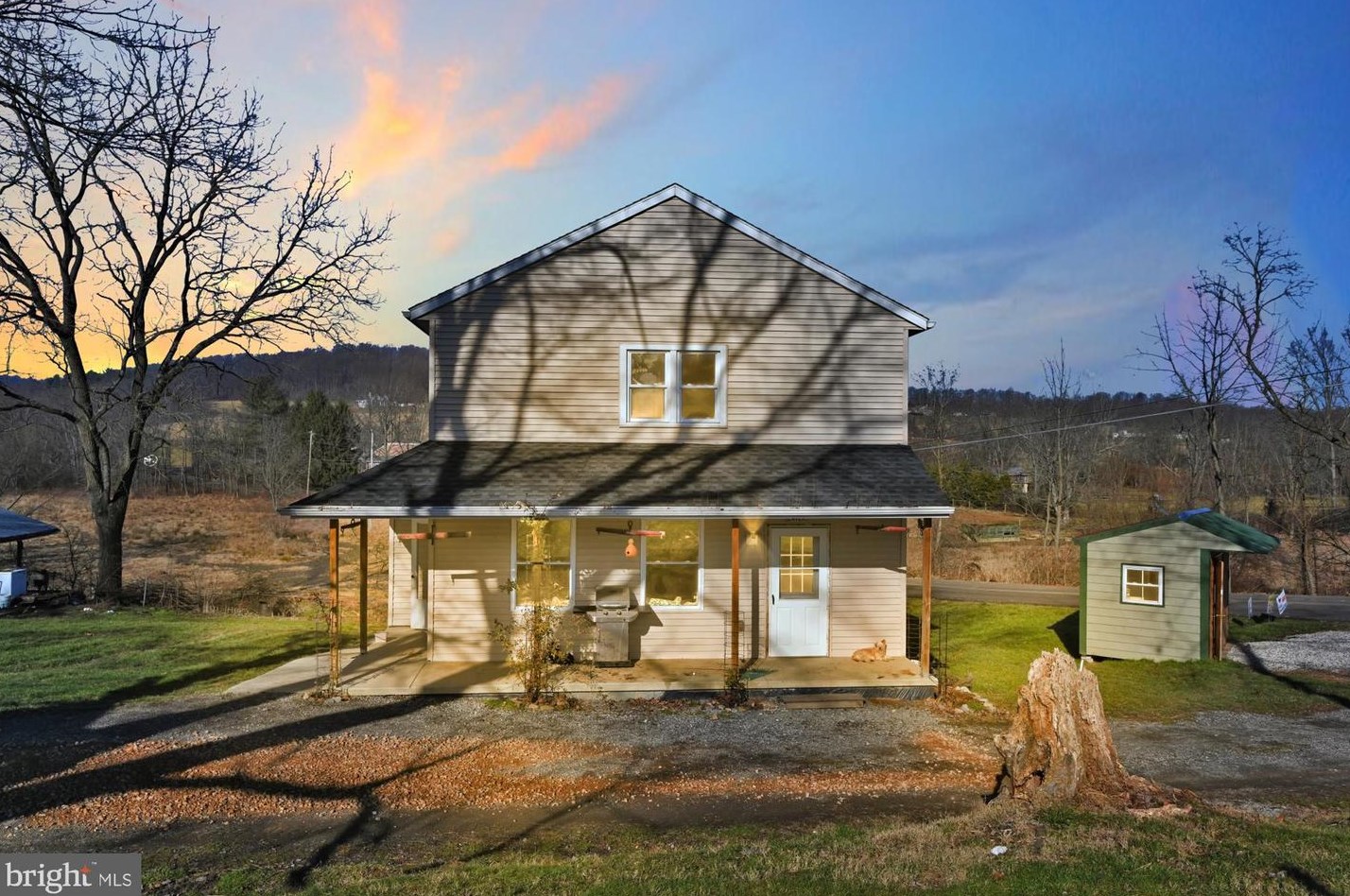 2224 Strickhouser Rd, Seven Valleys, PA 17360-8552