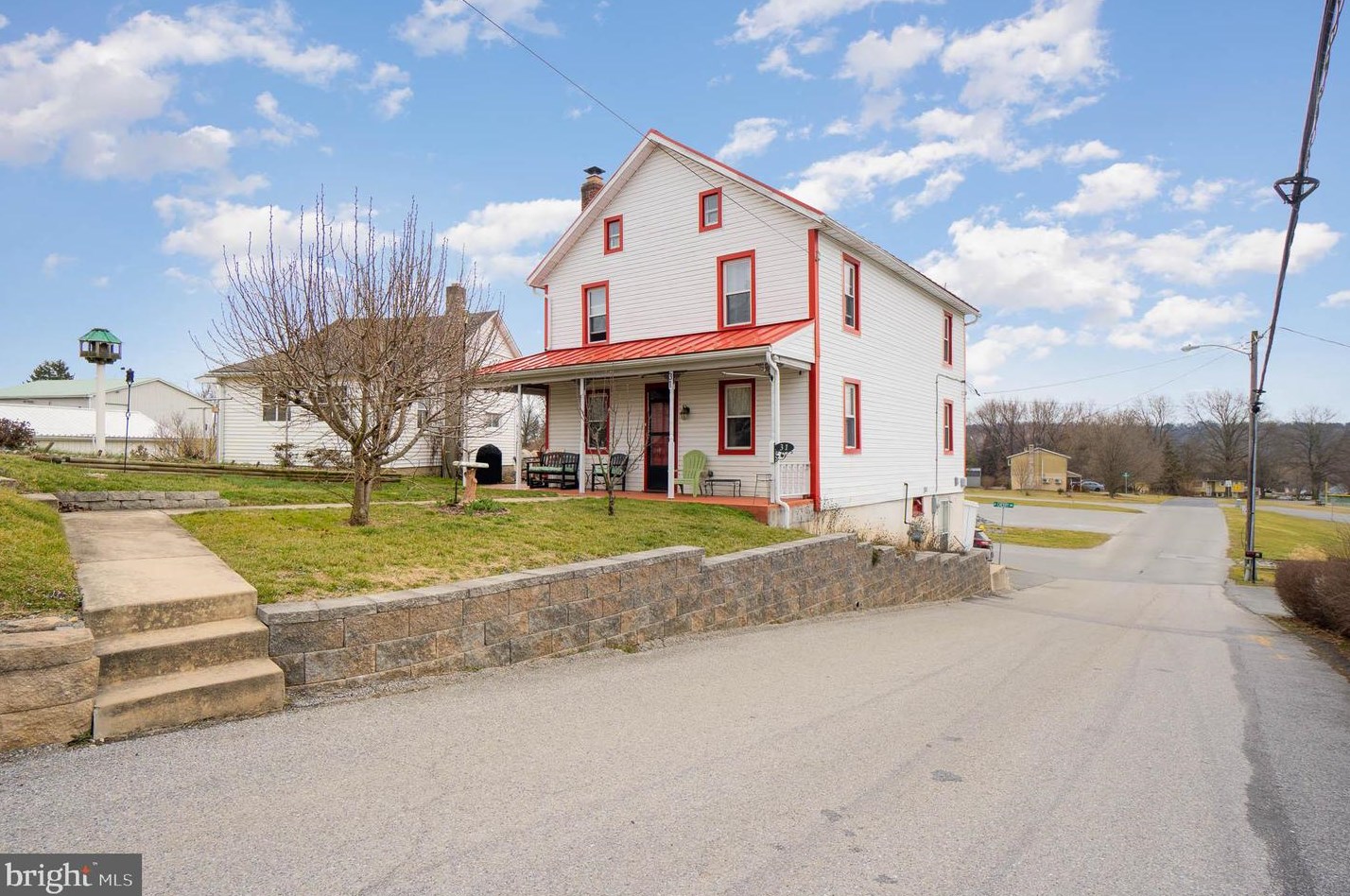 31 Lemon Ave, Longlevel, PA 17368