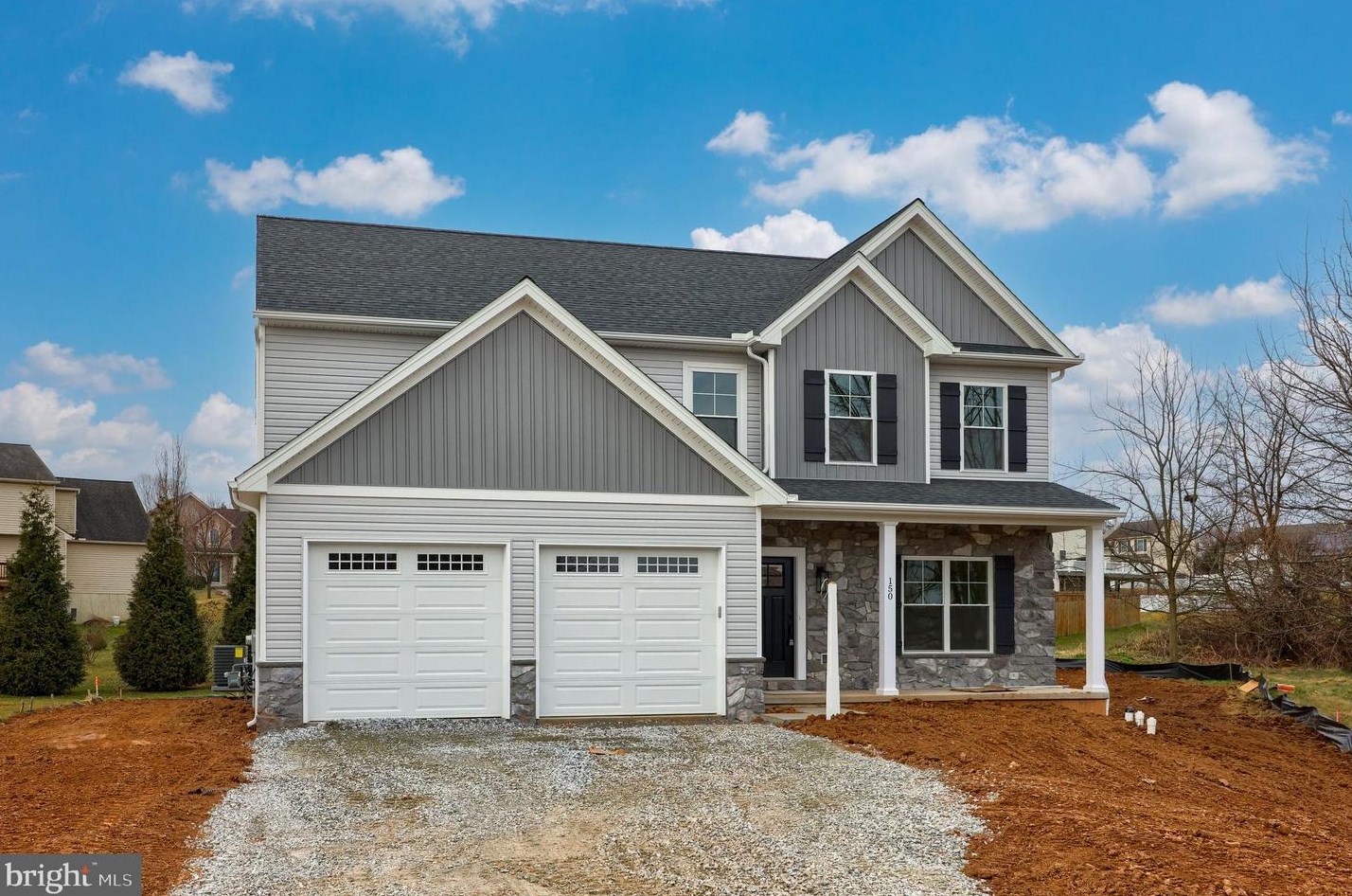 150 Payne Dr, Mount Wolf, PA 17347