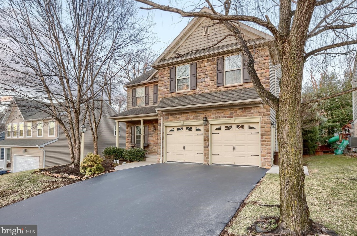 205 Sunbury Way, Red Lion, PA 17356