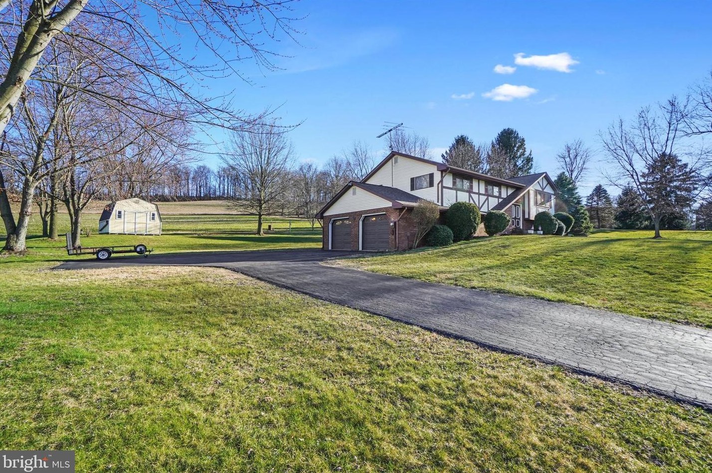 4598 Myers Rd, Hametown, PA 17327
