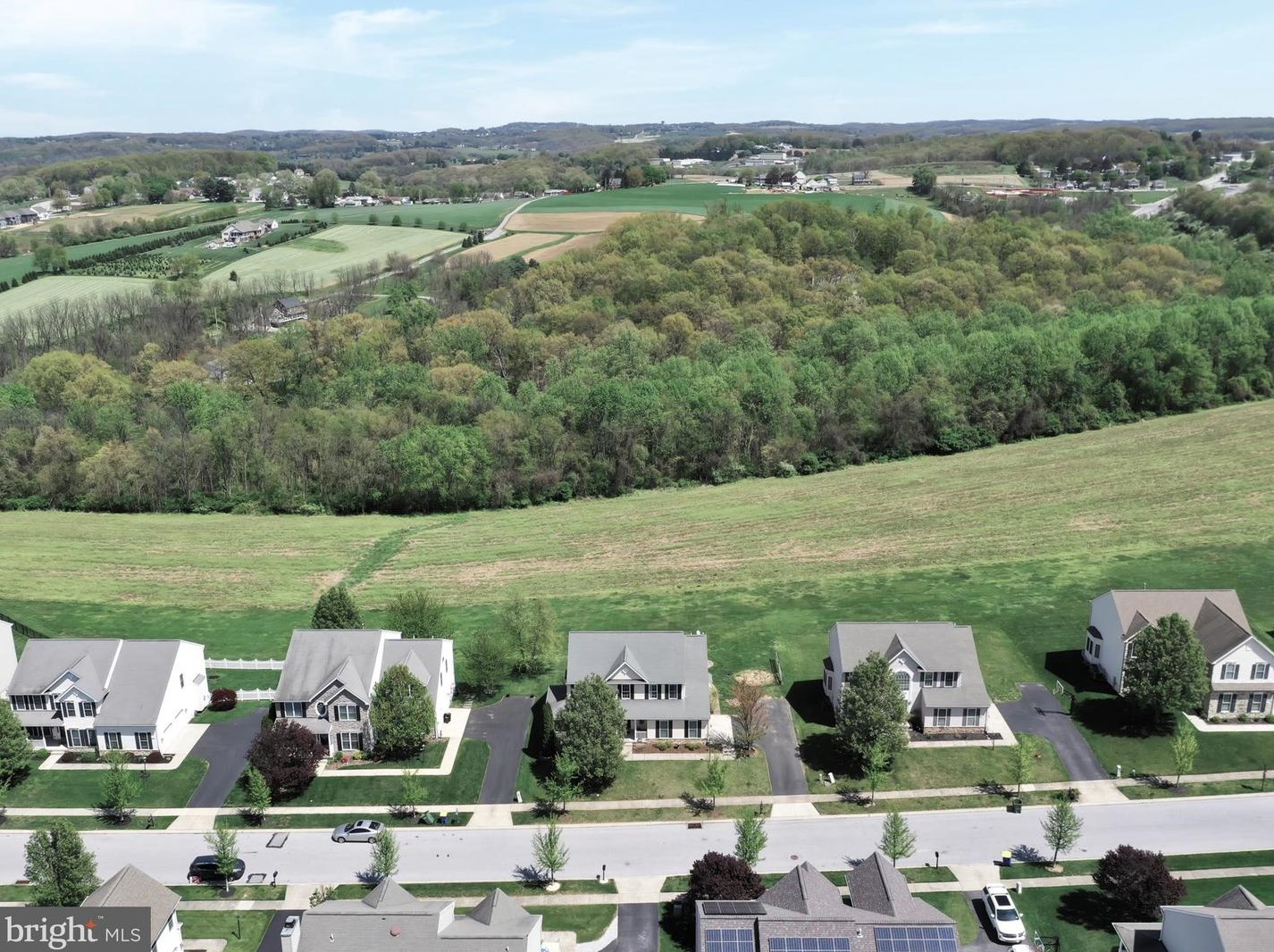 7685 Grand Lake Dr, Seven Valleys, PA 17360-9153