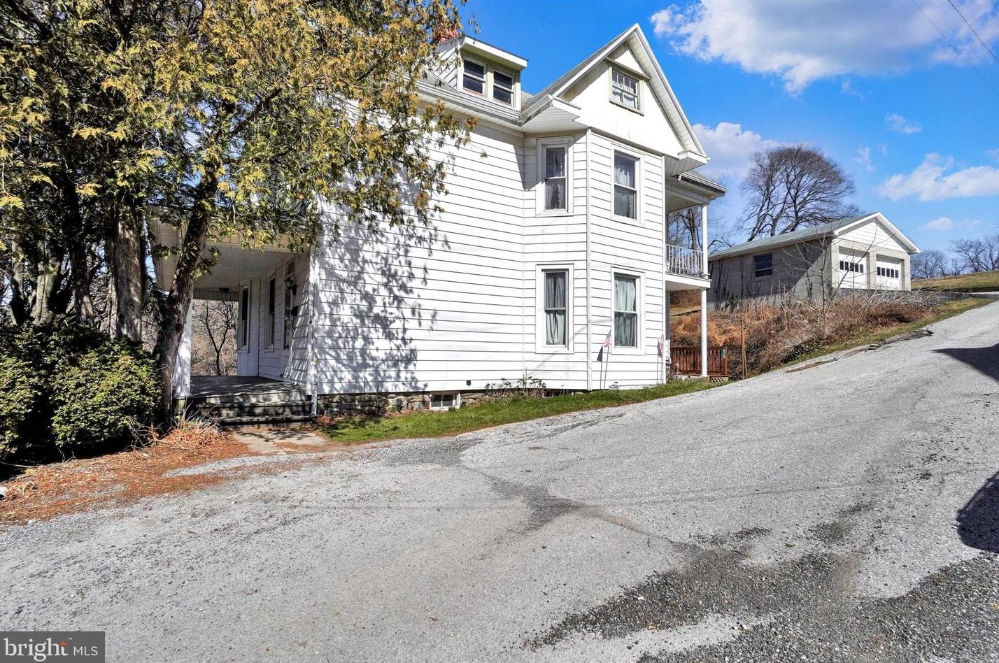 10 Terrace Hts, Hametown, PA 17327-1307