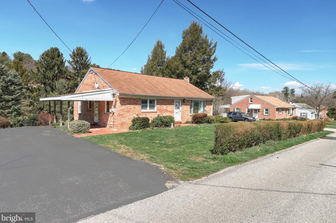 9232 Springfield Rd, Seven Valleys, PA 17360-9348