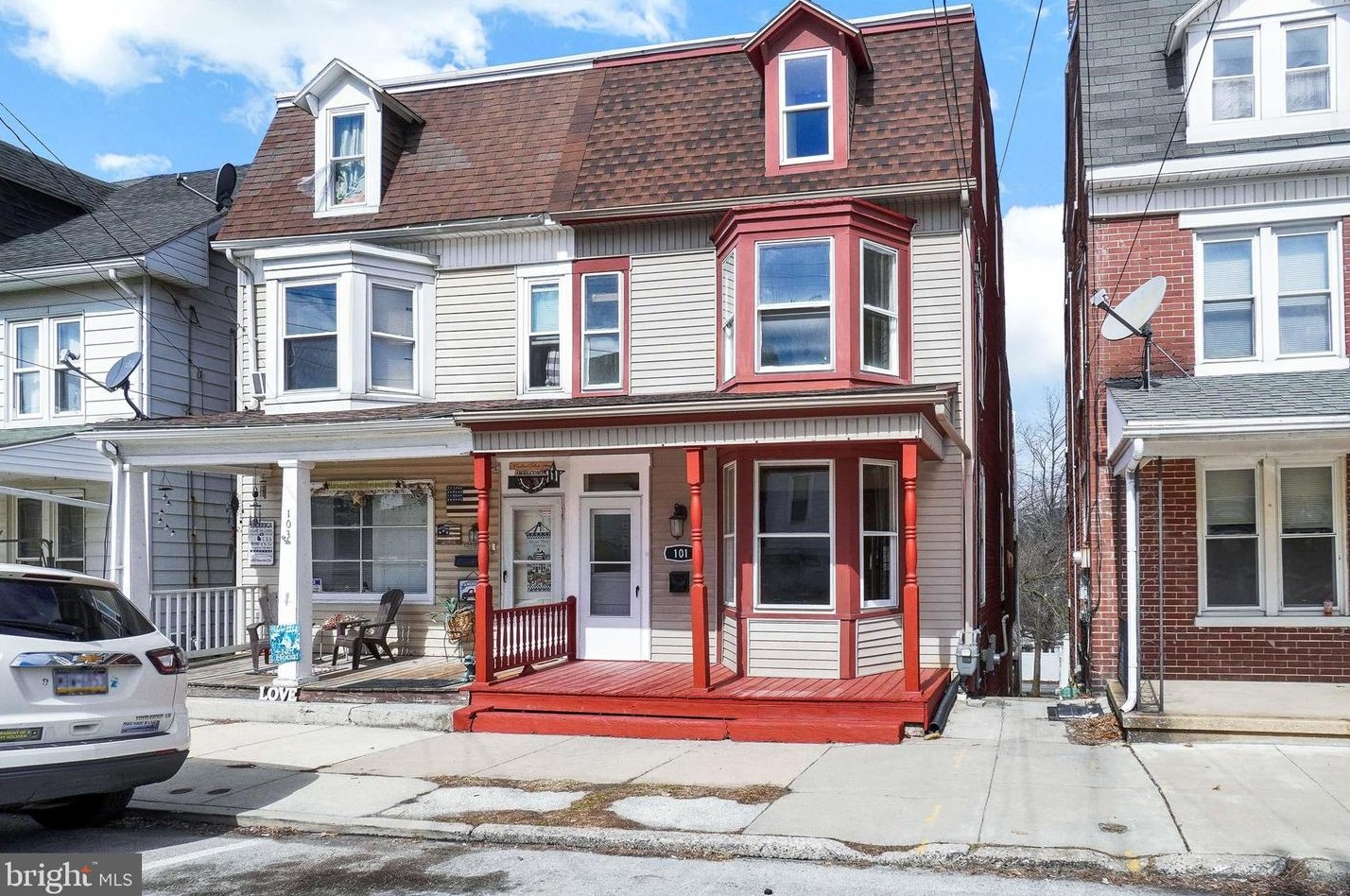 101 W Gay St, Red Lion, PA 17356