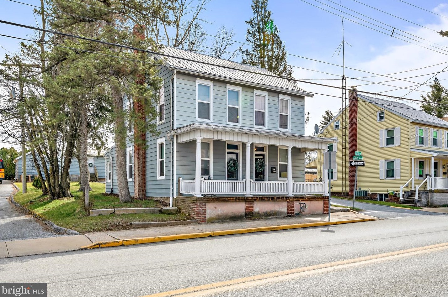 43 Main St, Strinestown, PA 17345-1401