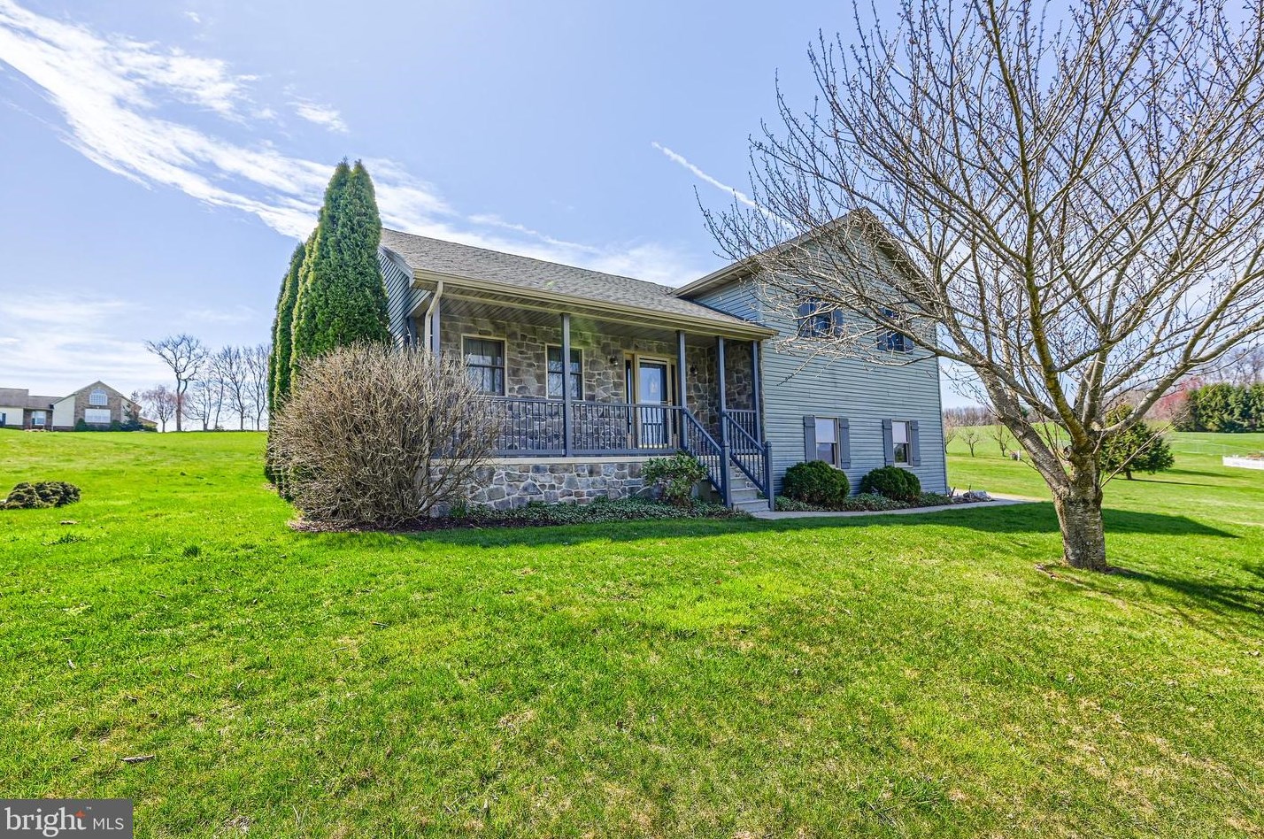 5650 Waltersdorff Rd, Spring Grove, PA 17362